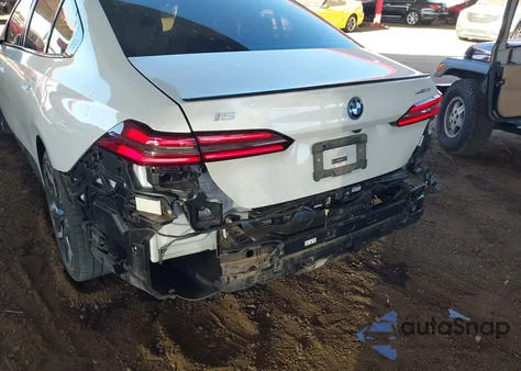 2025 BMW I5 Edrive40 z USA, uszkodzony, nr VIN WBY33FK04SCT65866